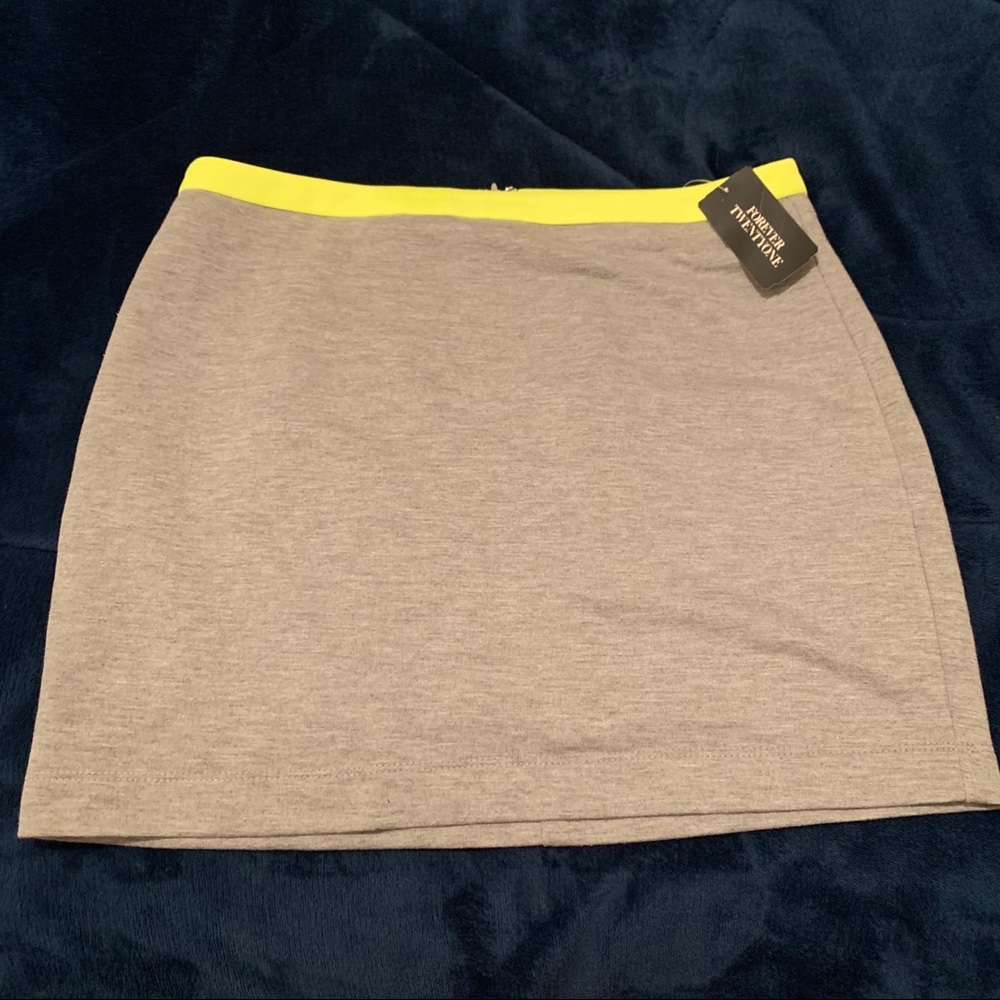 Forever 21 short grey skirt